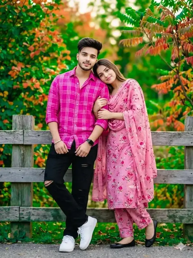 Beautiful Romantic Couple in Pink 💕🌸 | Cute Love Story